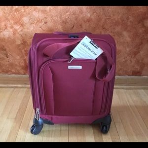 Samsonite Wheeled Carryon w Charging Capability